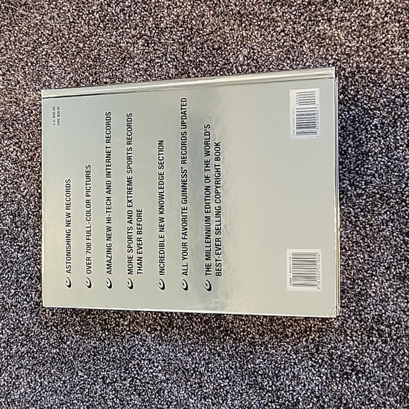 Guinness World Records 2000 Hardcover Book - Picture 3 of 3